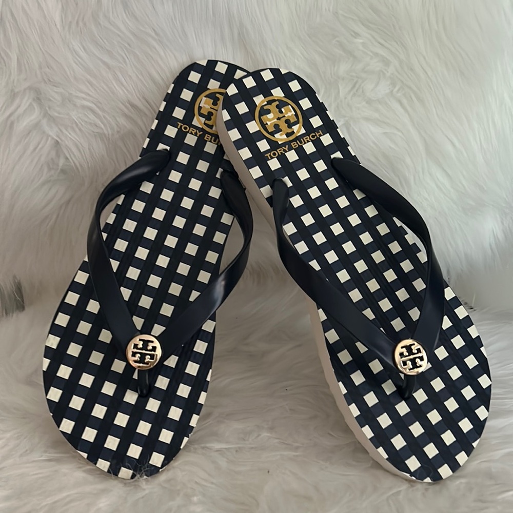 TORY BURCH, NWOT NAVY WHITE FLIP FLOPS